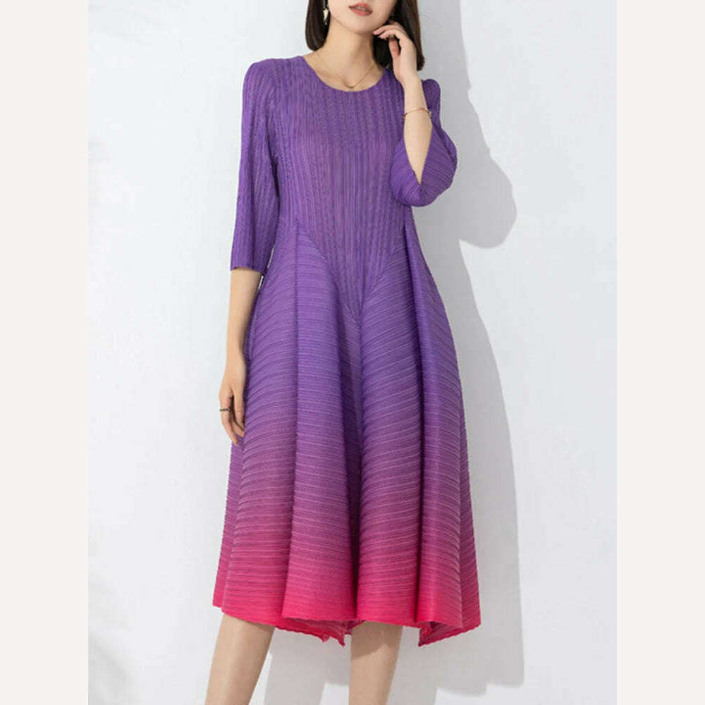 LANMREM Gradient Pleated Dress For Women Round Neck High Waist A-line Elegant Dresses 2023 Autumn New Party Clothing 2AA1159