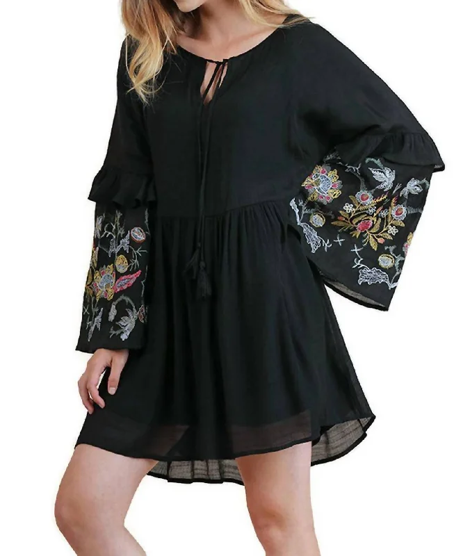 Ruffled Embroidered Keyhole Dress In Black